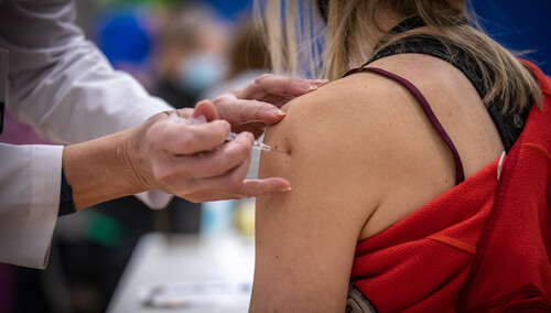 Szczepienie przeciwko koronawirusowi, zdjęcie ilustracyjne