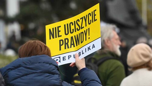 Manifestacja "Gazety Polskiej" w obronie telewizji Republika