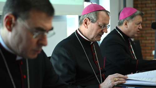 Od lewej: bp Marek Marczak, abp Tadeusz Wojda, abp Józef Kupny