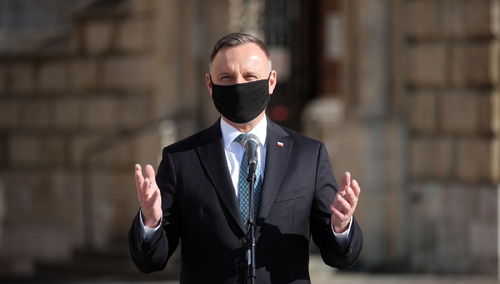 Prezydent: Oddaję hołd Lechowi Kaczyńskiemu, jego małżonce i wszystkim ofiarom katastrofy smoleńskiej