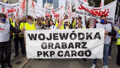 "Nie będą mogli mówić, że nie wiedzieli". Kolejarska "S" pisze do posłów w sprawie zwolnień grupowych w PKP Cargo