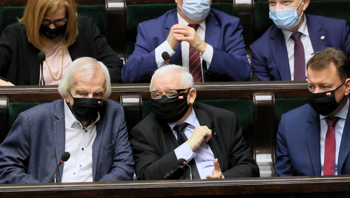 PiS traci poparcie przez Polski Ład? Zobacz najnowszy sondaż partyjny