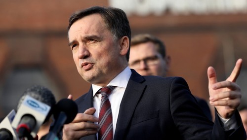 Zbigniew Ziobro podczas poniedziałkowej konferencji prasowej