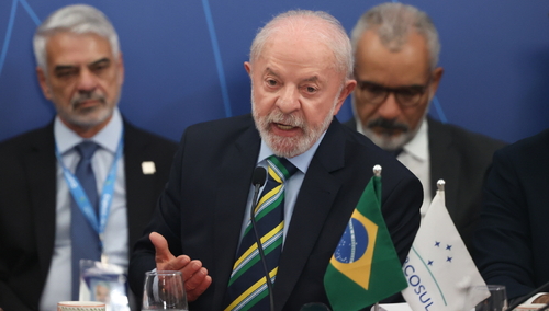 Prezydent Brazylii Luiz Inacio Lula da Silva przemawia na szczycie Mercosur