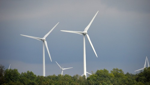 Turbiny wiatrowe. Ilustracja poglądowa