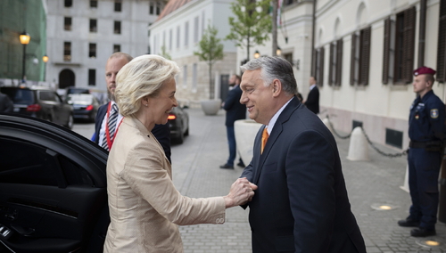Wiktor Orban i Ursula von der Leyen