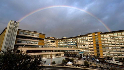 Szpital, w którym hospitalizowany jest papież Franciszek