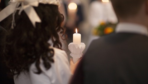 Pielgrzymowanie dzieci komunijnych do sanktuariów maryjnych staje się coraz powszechniejsze; zdjęcie poglądowe