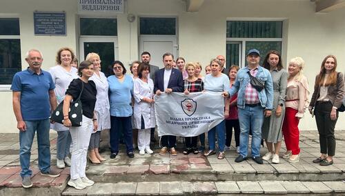 Piotr Duda na Ukrainie. Przekazaliśmy dziecięcemu szpitalowi transport mleka