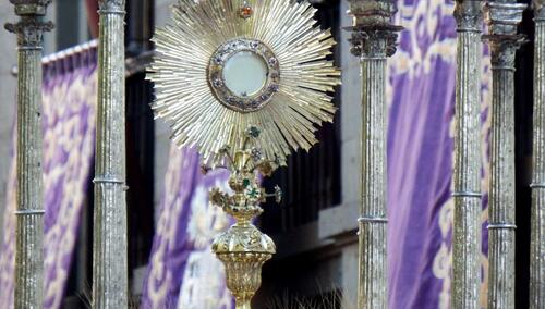 Rzecznik KEP o procesjach: przekonania religijne nie mogą zostać zredukowane wyłącznie do sfery prywatnej