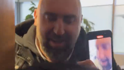 "Silni ludzie" Tuska usiłują przejąć budynek TVP