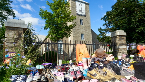 Kolejne kościoły w Kanadzie zostały pomazane farbą, dziesięć takich przypadków miało miejsce w Calgary.