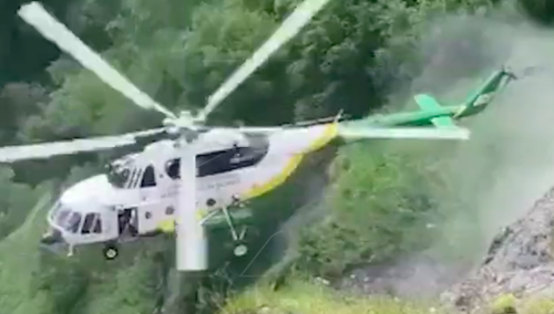 Śmigłowiec rozbił się o skały, nie żyje osiem osób. Wszystko nagrali [ WIDEO]