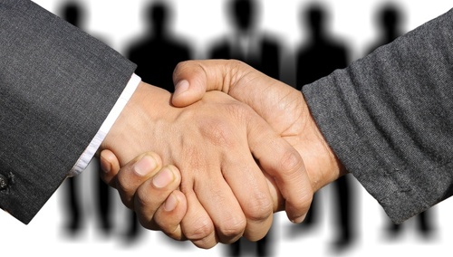 Uścisk dłoni - zdjecie poglądowe