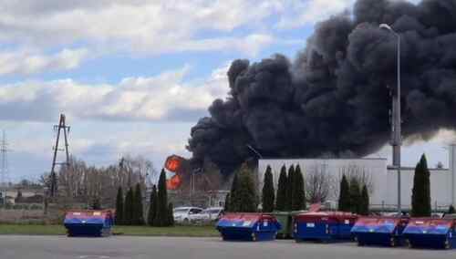 Pożar hali z tekstyliami