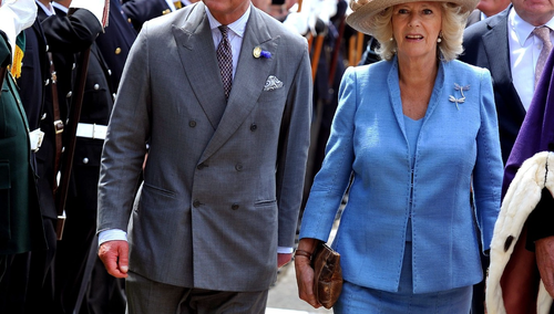 Król Karol III wraz z królową Kamilą