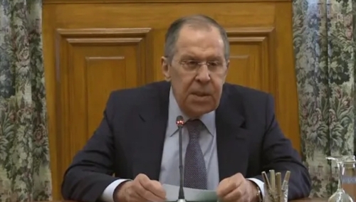 Duży problem Ławrowa. Musi dostać się do Serbii, ale kraje sąsiadujące zamknęły niebo dla rosyjskich samolotów