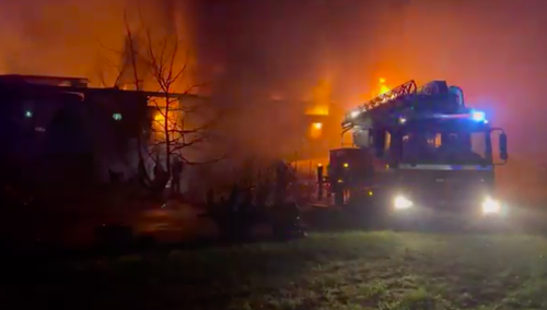 Ogromny pożar hal produkcyjnych w Kaninie