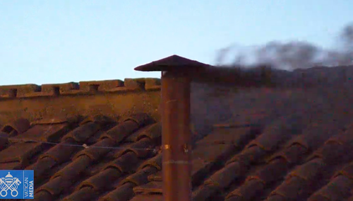 komin na dachu Kaplicy Sykstyńskiej