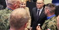 Para prezydencka na wielkanocnym spotkaniu z żołnierzami i pracownikami wojska w Dowództwie Eurokorpusu w Straburgu