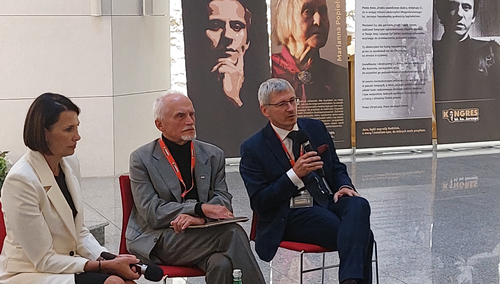 pierwszy z prawej Marek Lewandowski, Rzecznik Prasowy Przewodniczącego NSZZ Solidarność.  