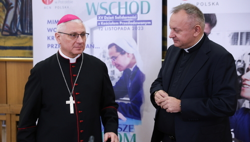 Od lewej: bp Artur G. Miziński, ks. prof. Waldemar Cisło