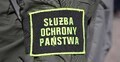 Naszywka z napisem Służba Ochrony Państwa na mundurze funkcjonariusza w Szczecinie