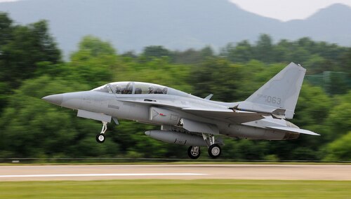 Południowokoreański myśliwiec ćwiczebny F/A 50, zdjęcie podglądowe