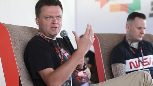 Prawy Sierpowy: Jak daleko upada Hołownia od Lewicy?