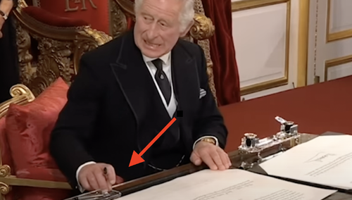 To nie spodobało się brytyjskim dziennikarzom. Nagrano kłopotliwe zachowanie króla Karola III [WIDEO]