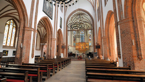 Wnętrze katedry koszalińskiej