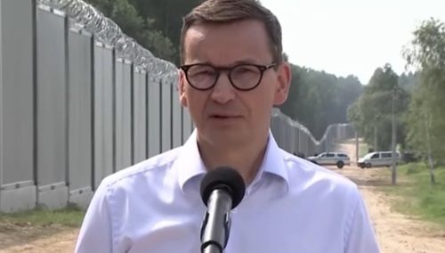 "To już nie jest polityka". Morawiecki odpowiada na słowa Ziobry