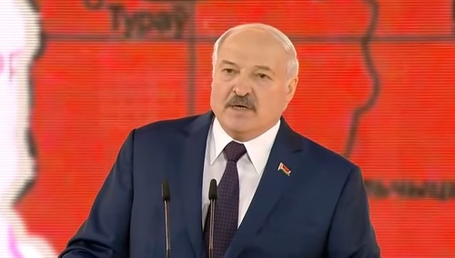 Protest migrantów na Białorusi. Żaryn: Akcja filmowana na potrzeby propagandowe [VIDEO]