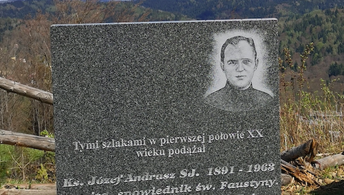 Ks. Józef Andrasz SJ - tablica pamiątkowa na Górze Krzyżowej nad Krynicą