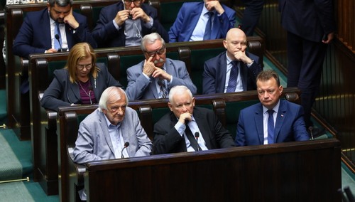 Złe wieści dla Prawa i Sprawiedliwości? Nowy sondaż CBOS