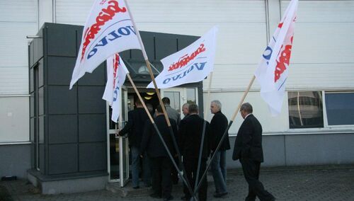 Flagi MOZ NSZZ „Solidarność” Pracowników Volvo Polska sp. z o.o. 