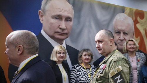 Wizerunek Putina - kongres przedwyborczy w Moskwie