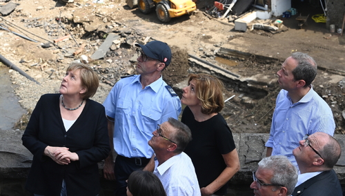 Angela Merkel wizytuje tereny dotknięte powodzią