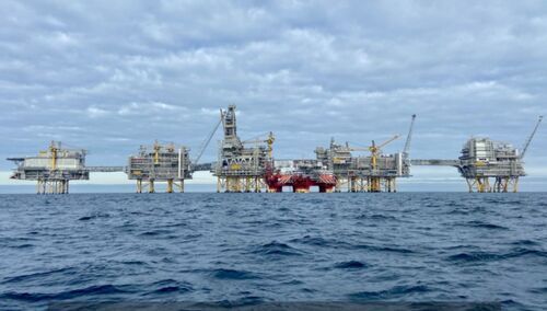 Platformy wydobywcze na morzu