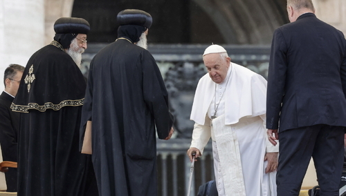 Papież Franciszek spotyka się z patriarchą Tawadrosem II