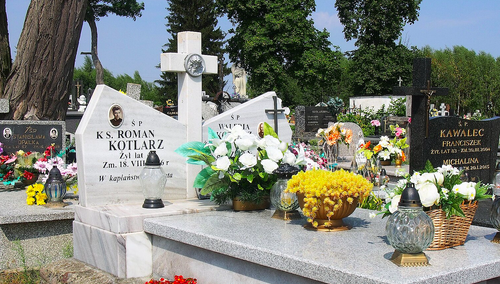 Cmentarz parafialny w Koniemłotach, powiat staszowski