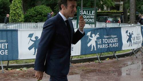 Francja: Znamy oficjalne wyniki wyborów parlamentarnych. Fatalne wieści dla Macrona