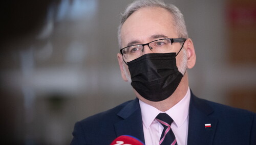 Niedzielski: Przechodzimy na politykę wystawiania mandatów za brak maseczek