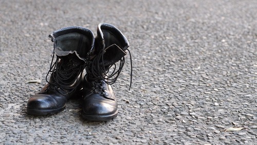 Buty wojskowe. Ilustracja poglądowa