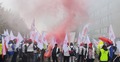 Manifestacja Solidarności przed siedzibą spółki Enea w Poznaniu