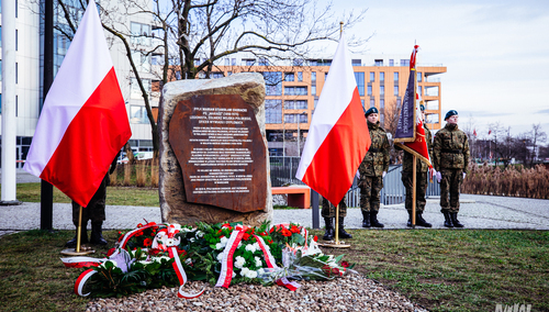 tablica upamiętniająca ppłk. Mariana Chodackiego