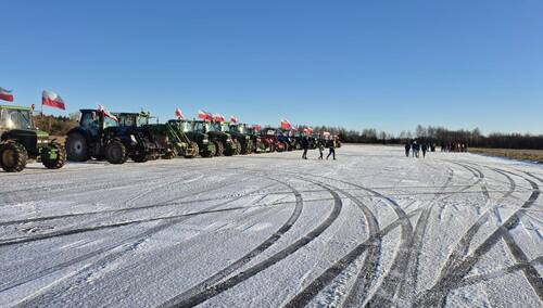 Protestujący rolnicy - zdjęcie ilustracyjne