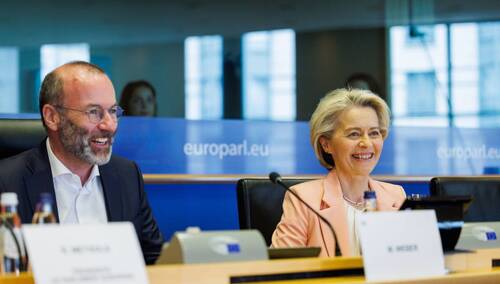 Przewodniczący Europejskiej Partii Ludowej Manfred Weber i przewodnicząca Komisji Europejskiej Ursula von der Leyen