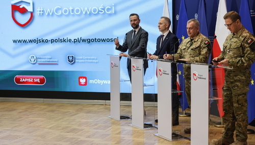 Konferencja prasowa w MON. Władysław Kosiniak-Kamysz, Cezary Tomczyk, gen. Wiesław Kukuła, gen. Karol Molenda
