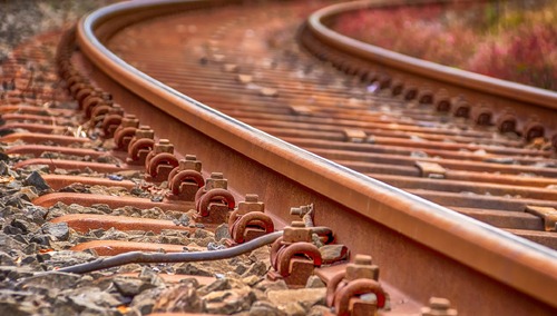 "Sabotaż". W rosyjskim obwodzie kurskim "zawalił się" ważny most kolejowy